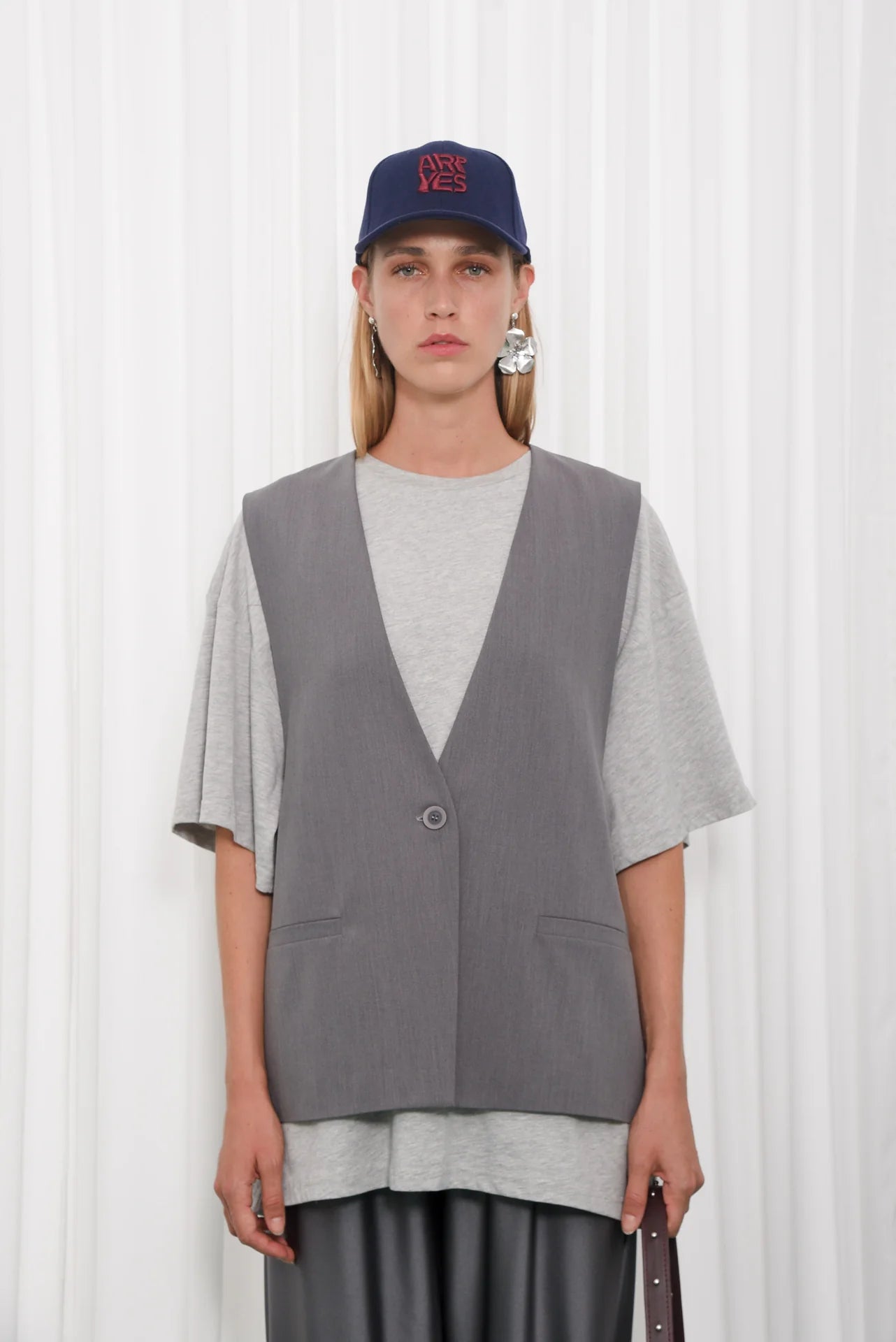 INNOCENT VEST GREY