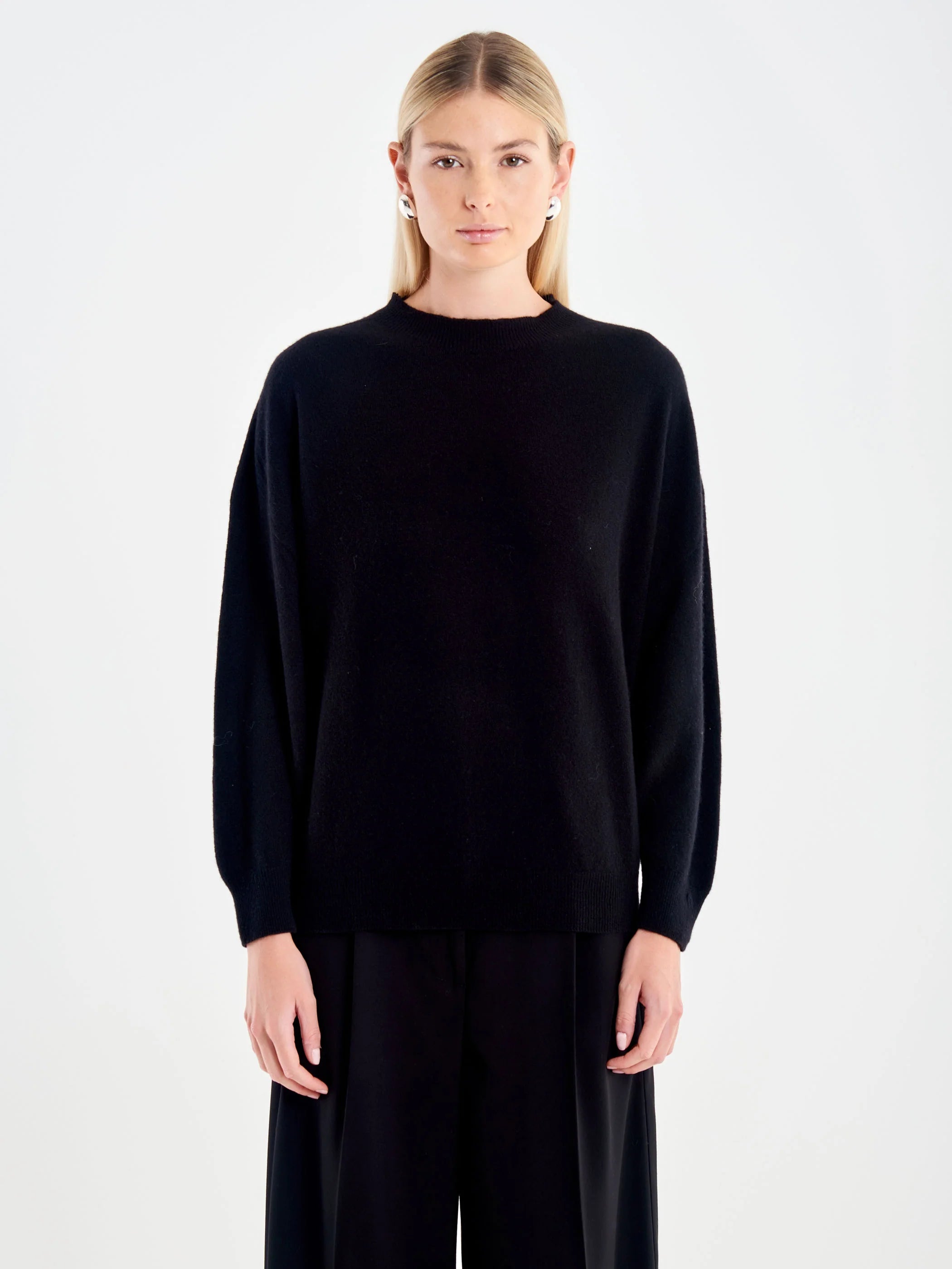 Cashmere Blend Crater Neck Pullover Black