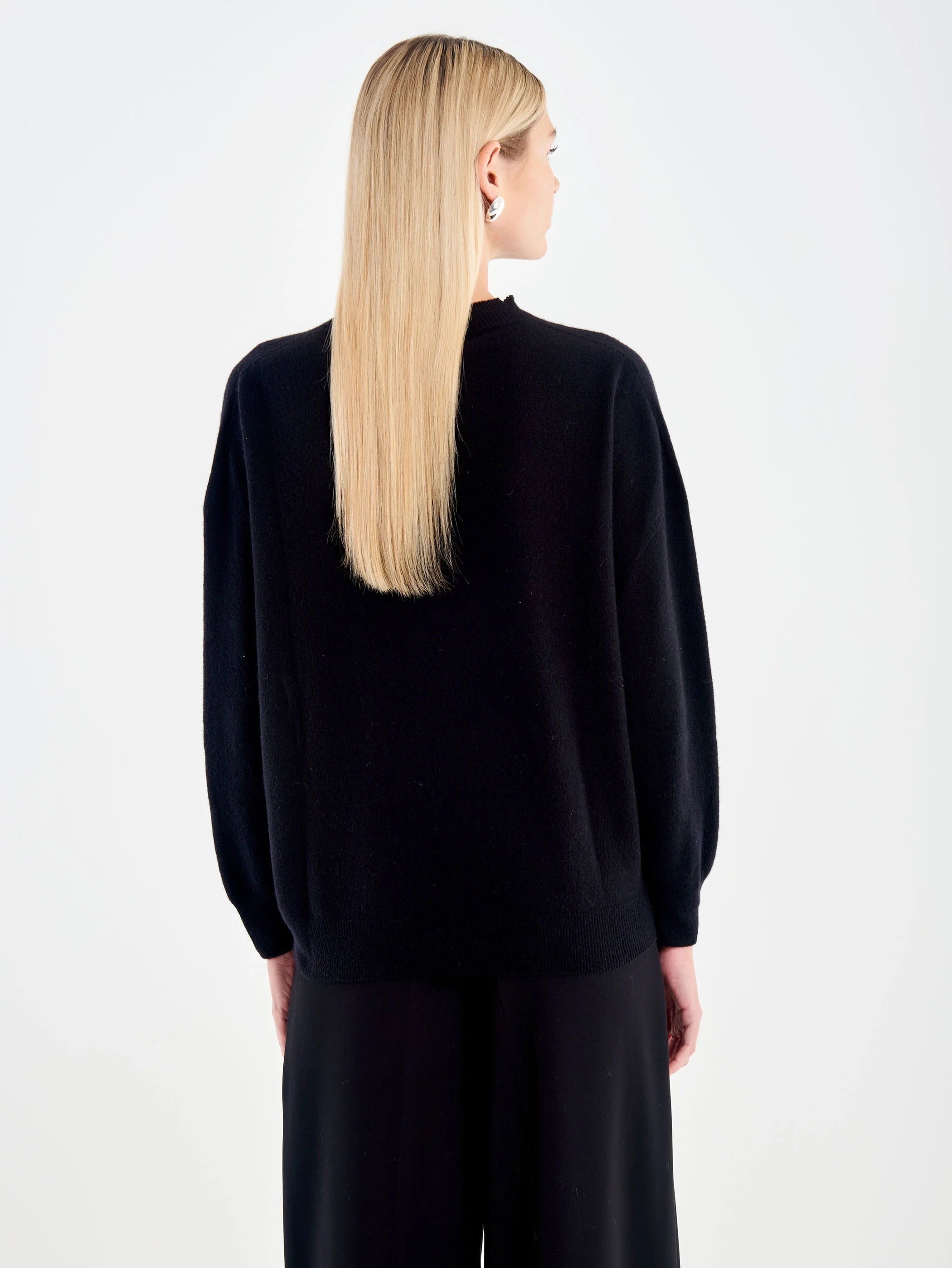 Cashmere Blend Crater Neck Pullover Black