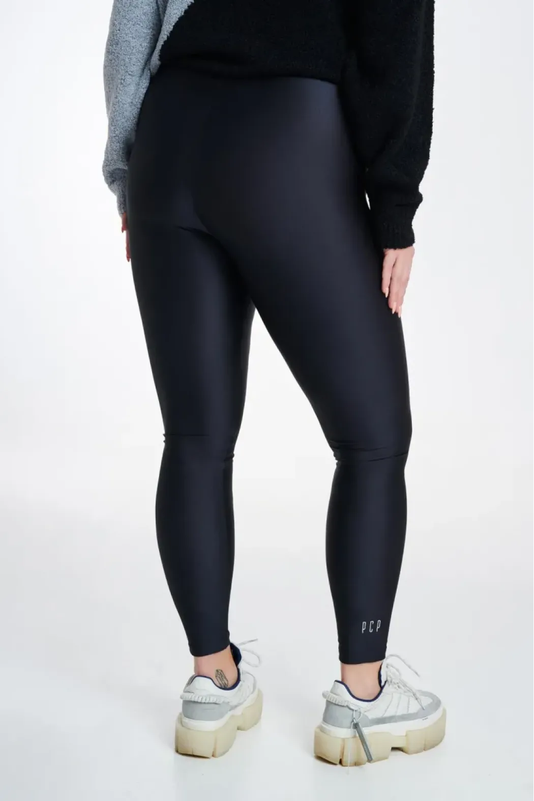 Jacqueline Shiny Curvy Leggings