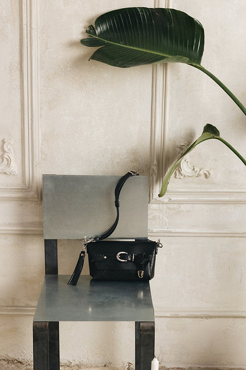 "Regret me" shoulder bag