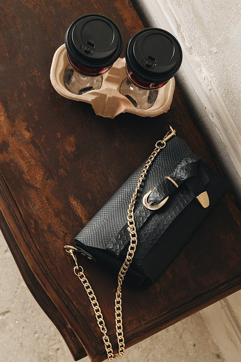 "Regret me" shoulder bag