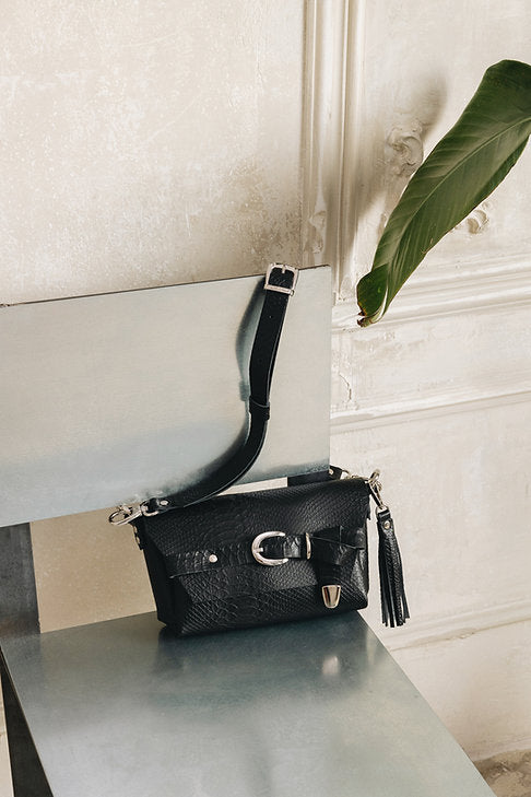 "Regret me" shoulder bag