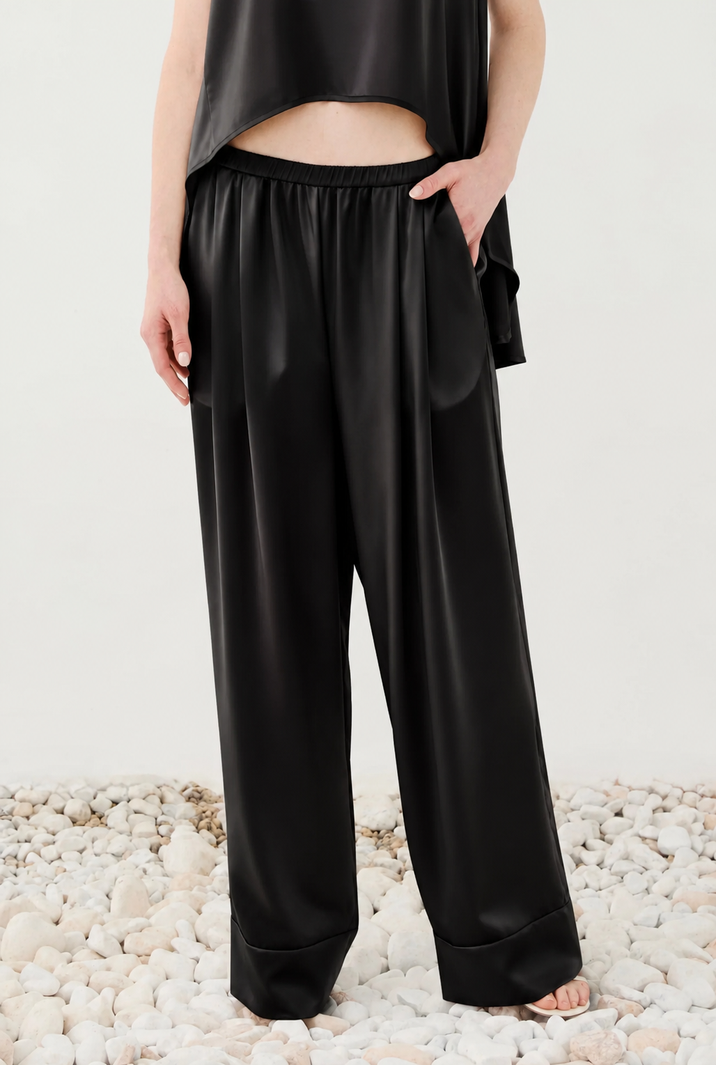 SS260046 PANTS BLACK