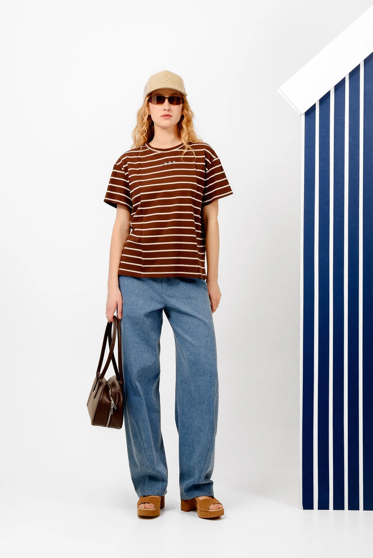 VACAY T-SHIRT BROWN