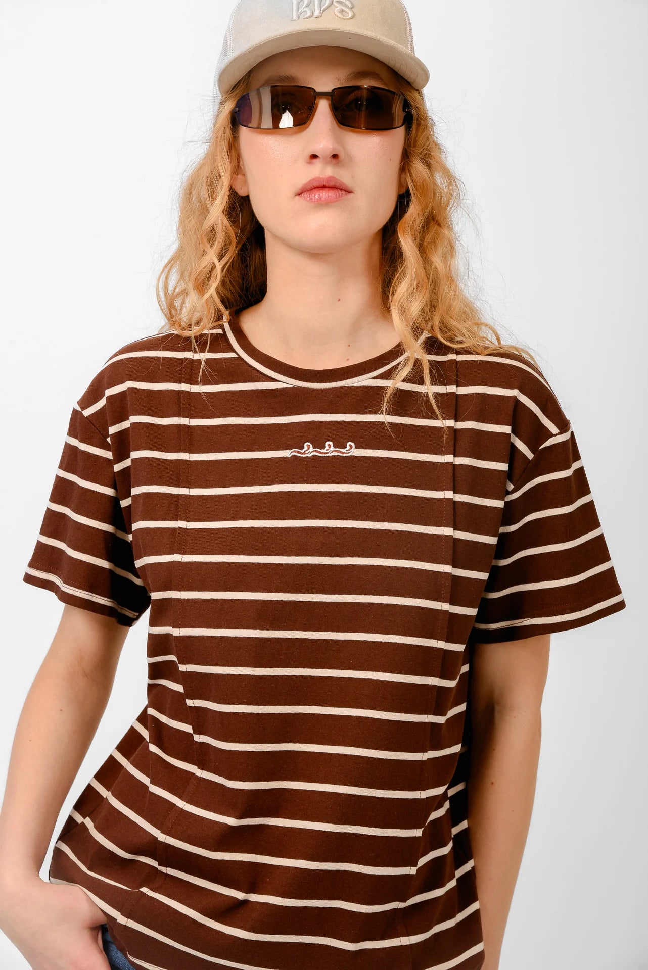VACAY T-SHIRT BROWN