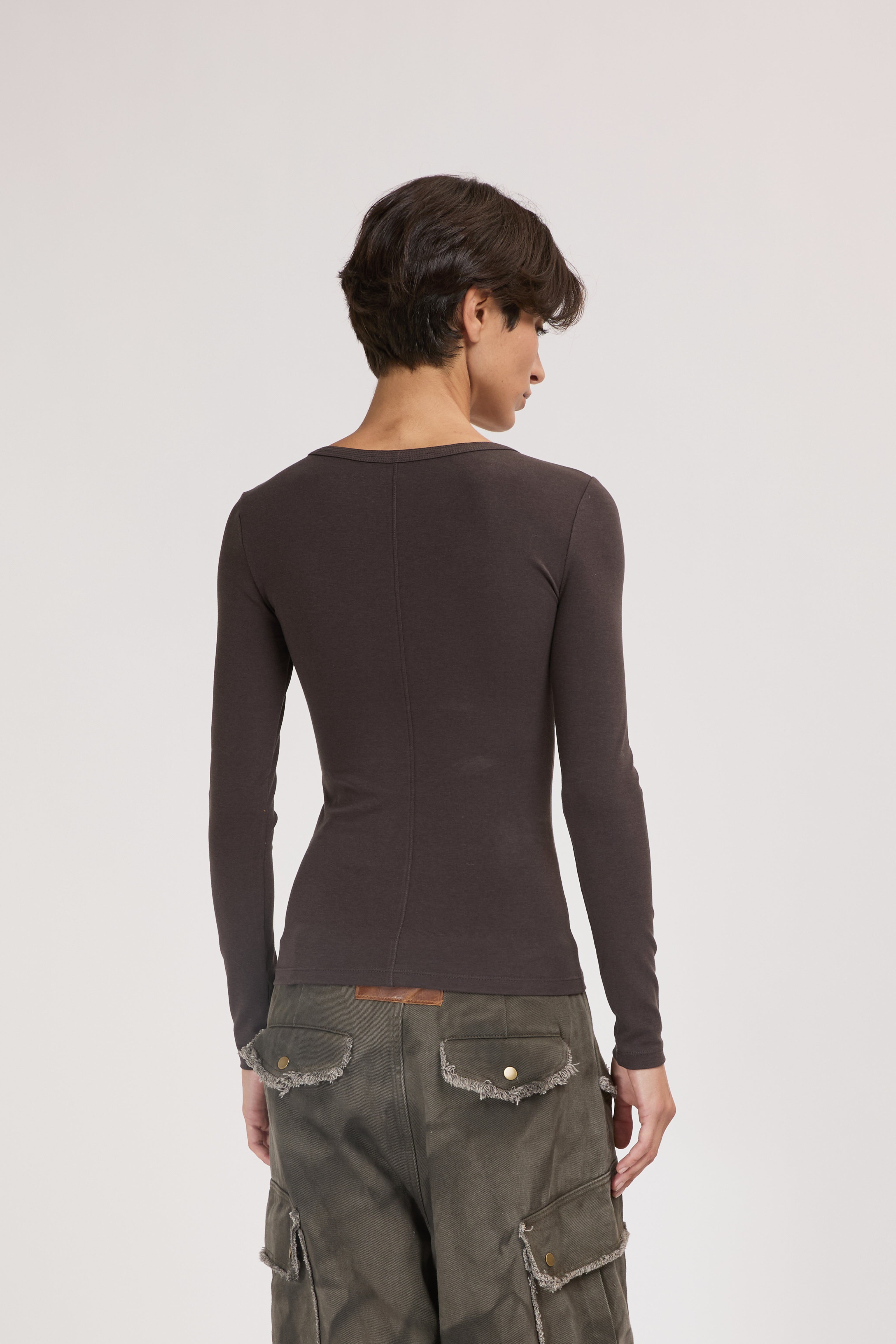 EFW260021 TOP