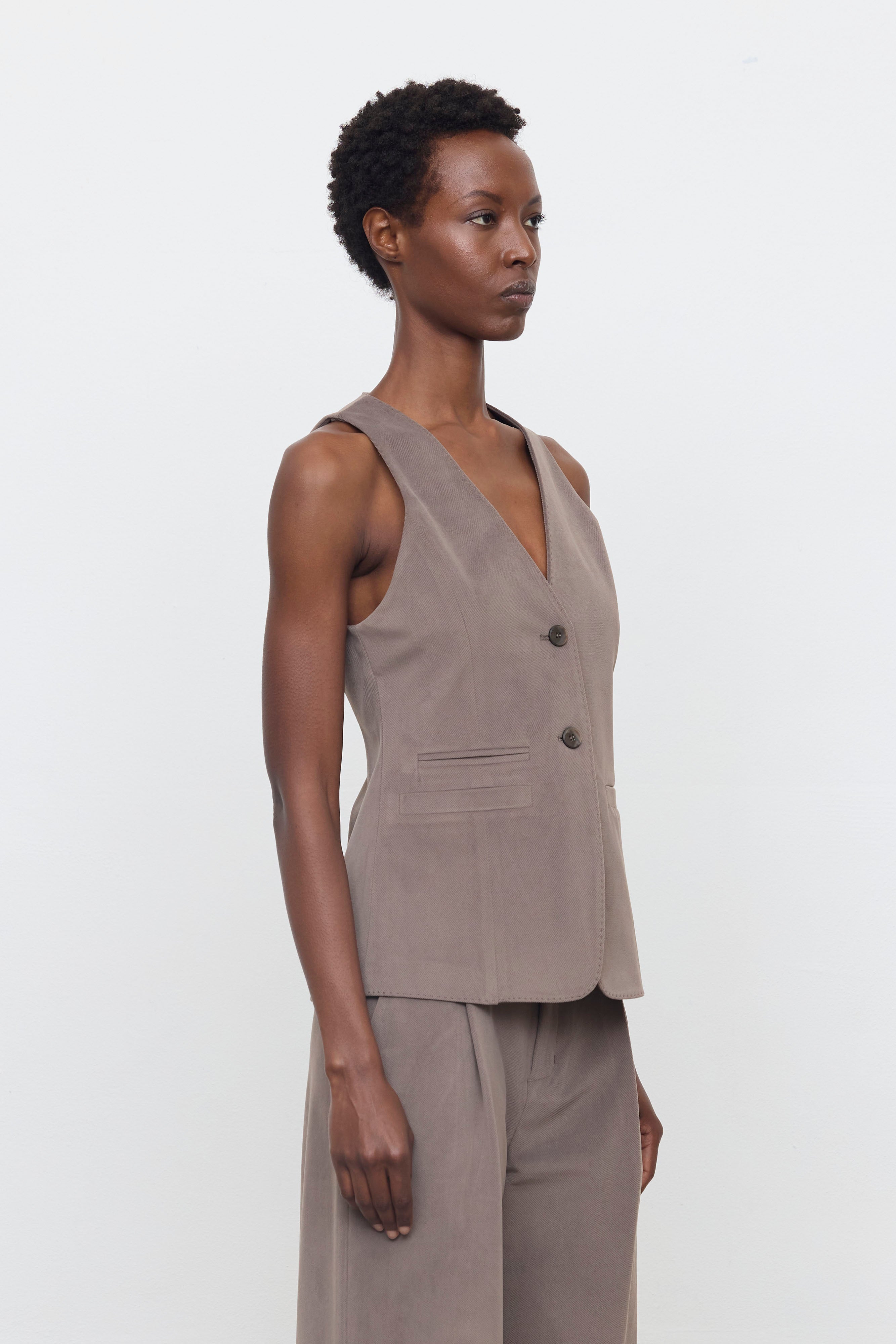 EFW260071 VEST