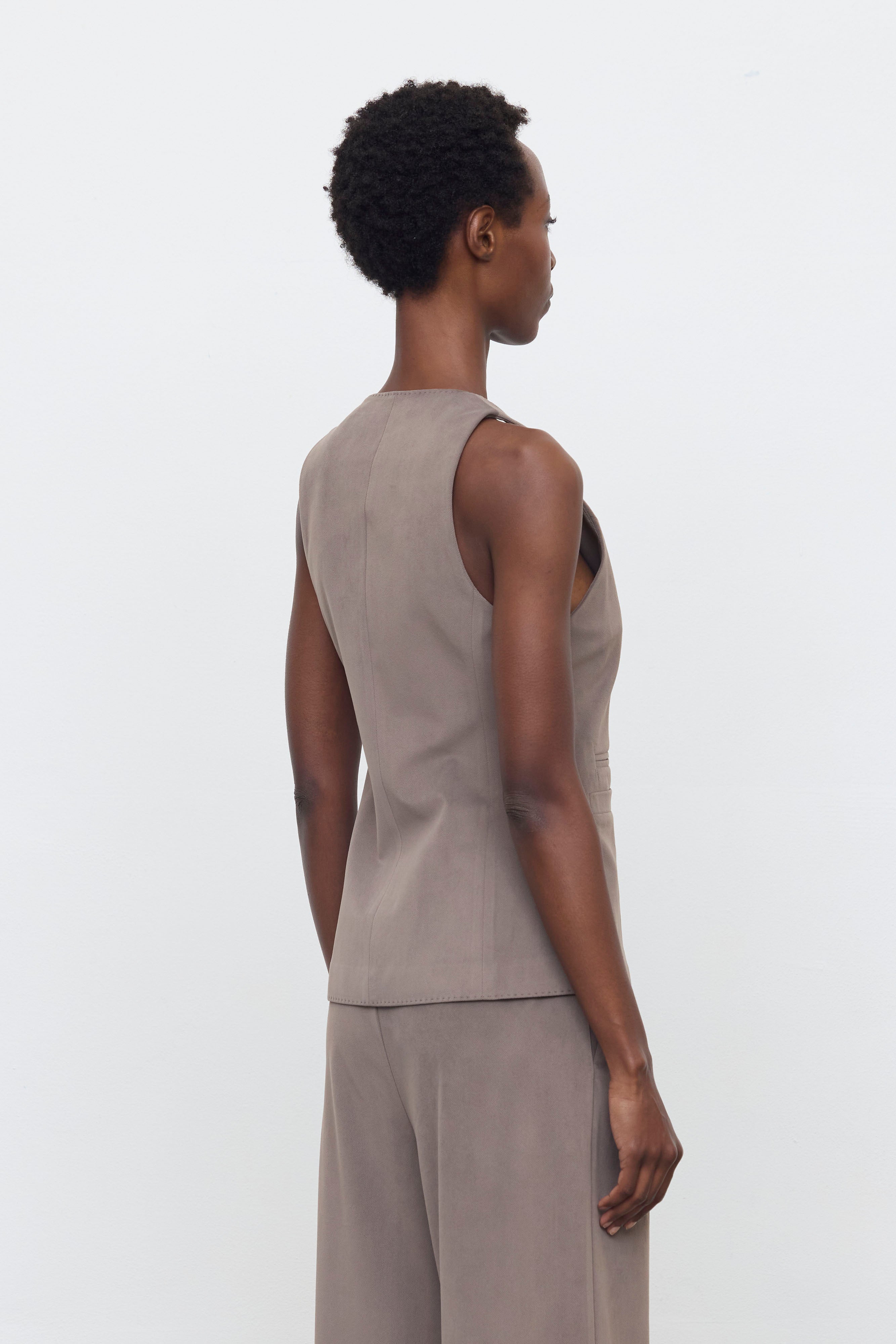 EFW260071 VEST