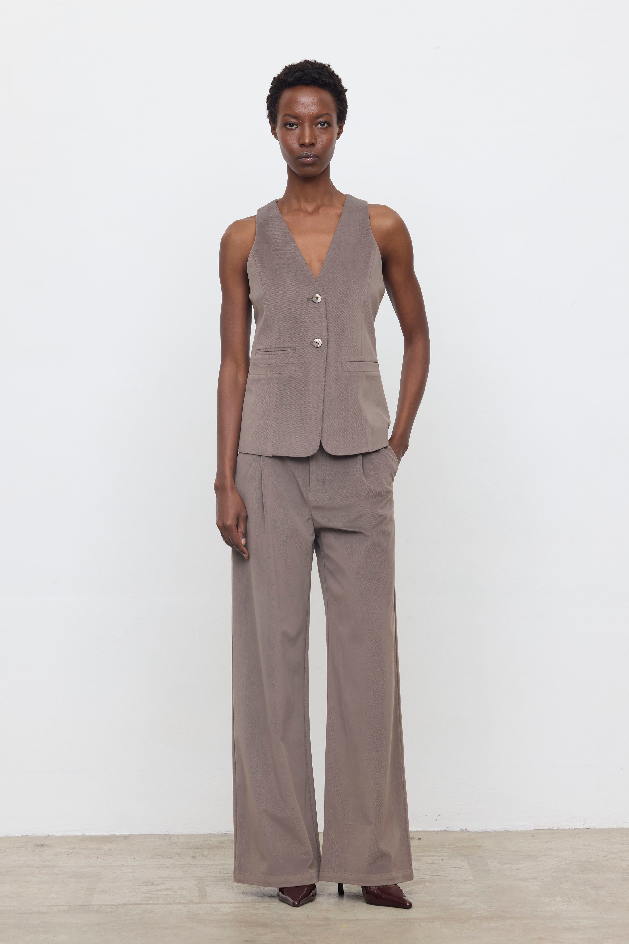 EFW260071 VEST