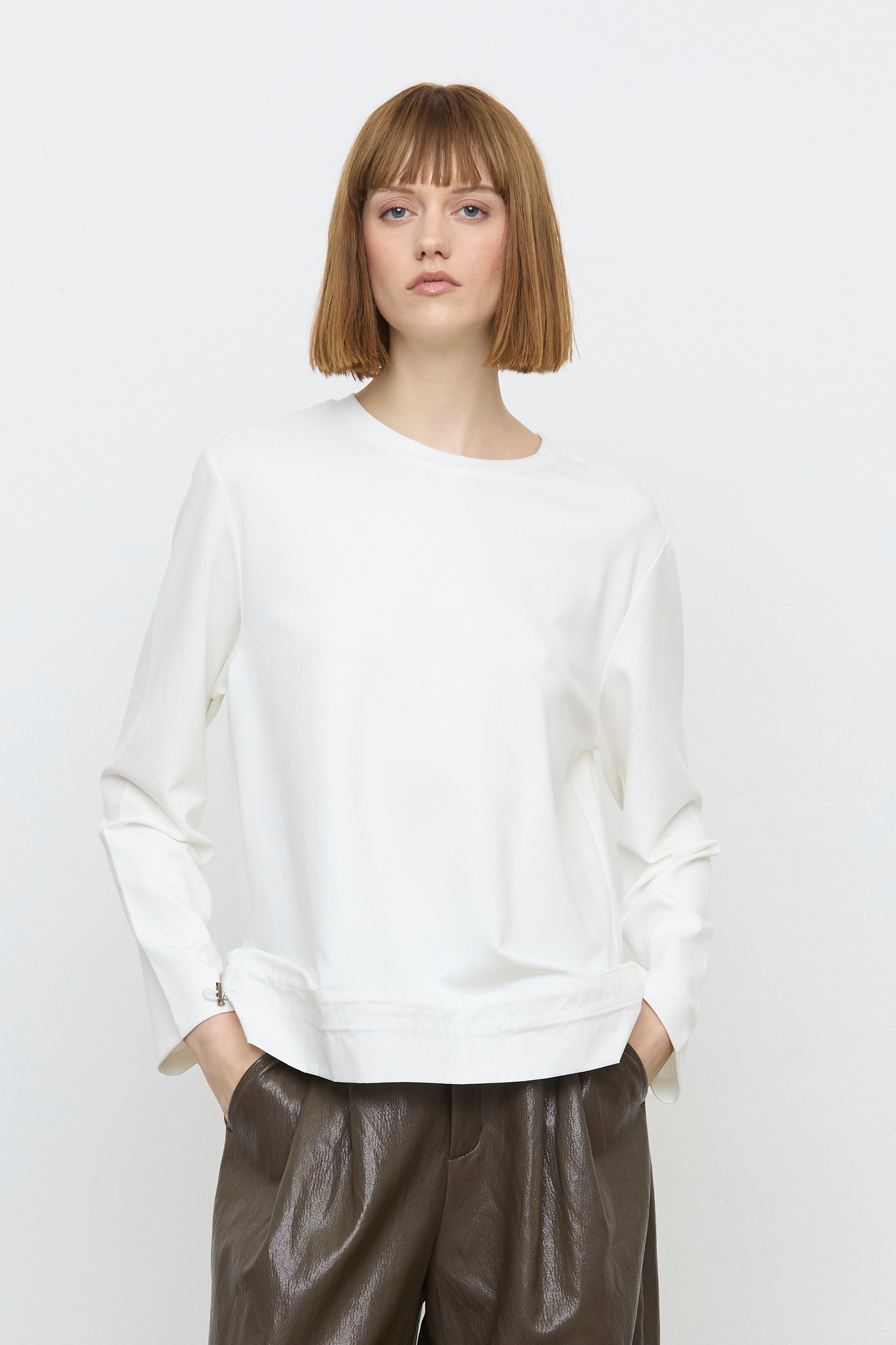EFW260245 TOP