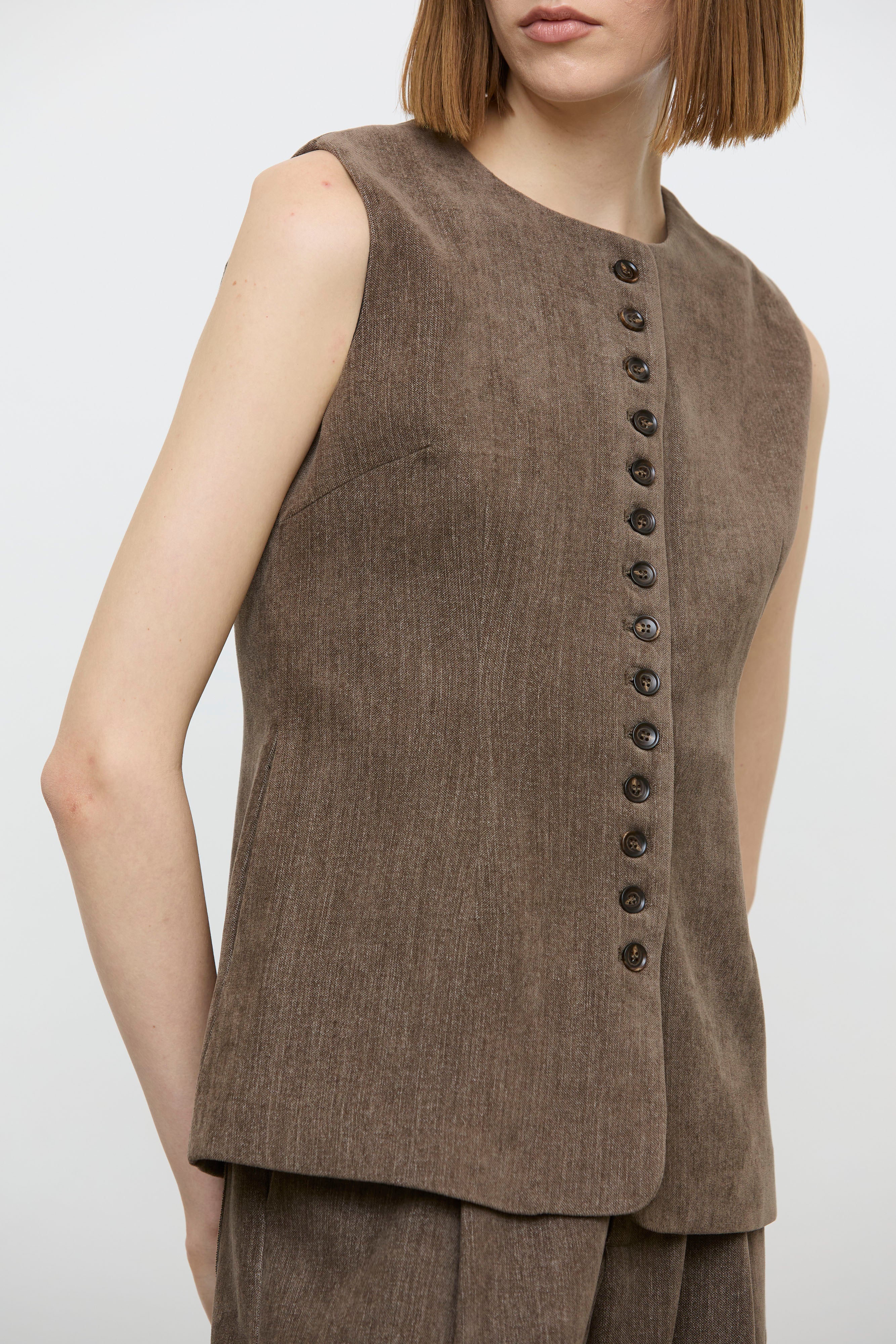 EFW260260 VEST