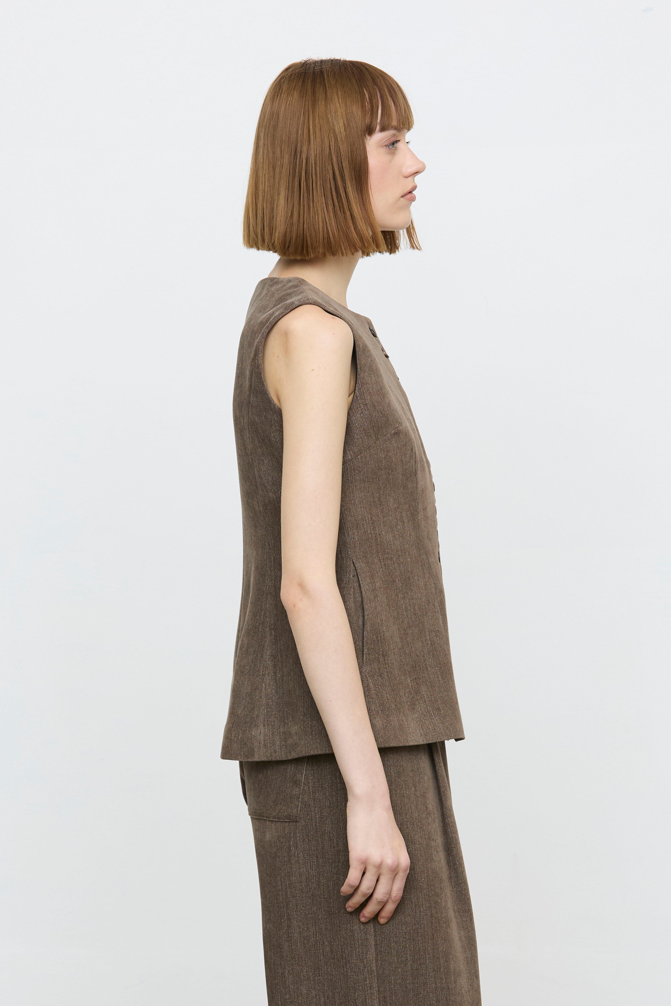 EFW260260 VEST