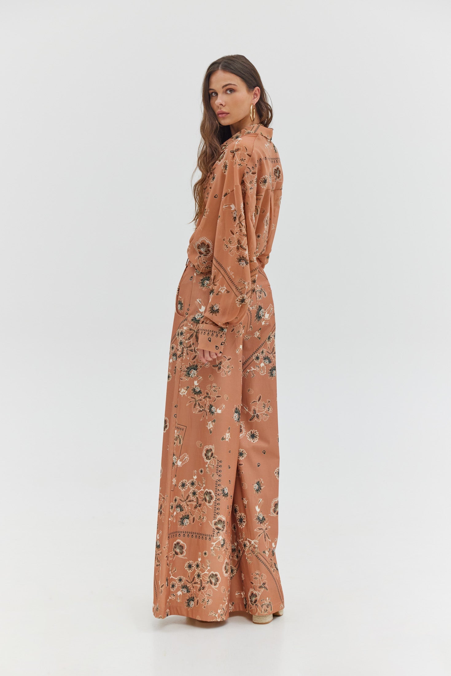 Heather Shirt (Milk Chocolate)