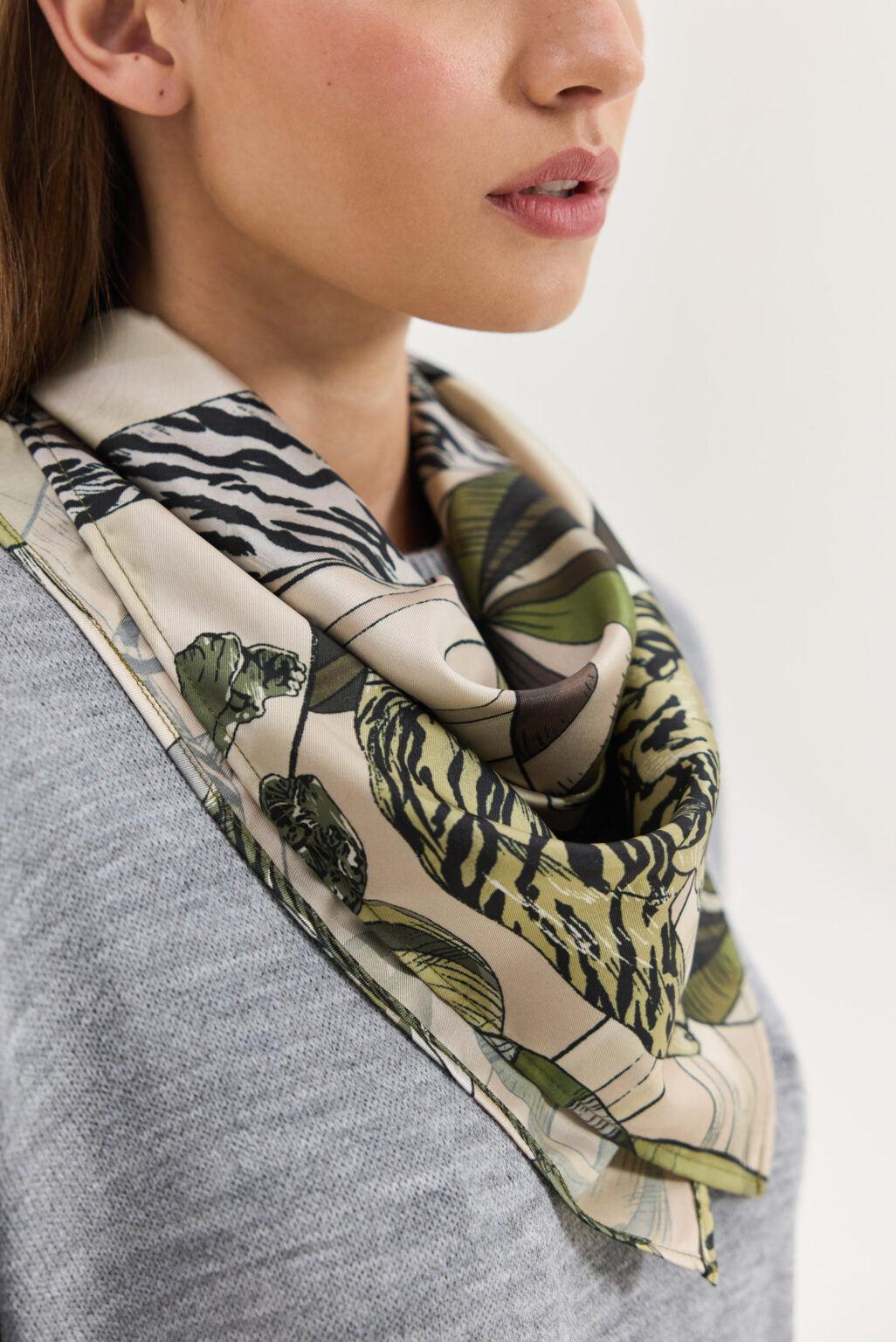 Pegasus Scarf (Khaki)