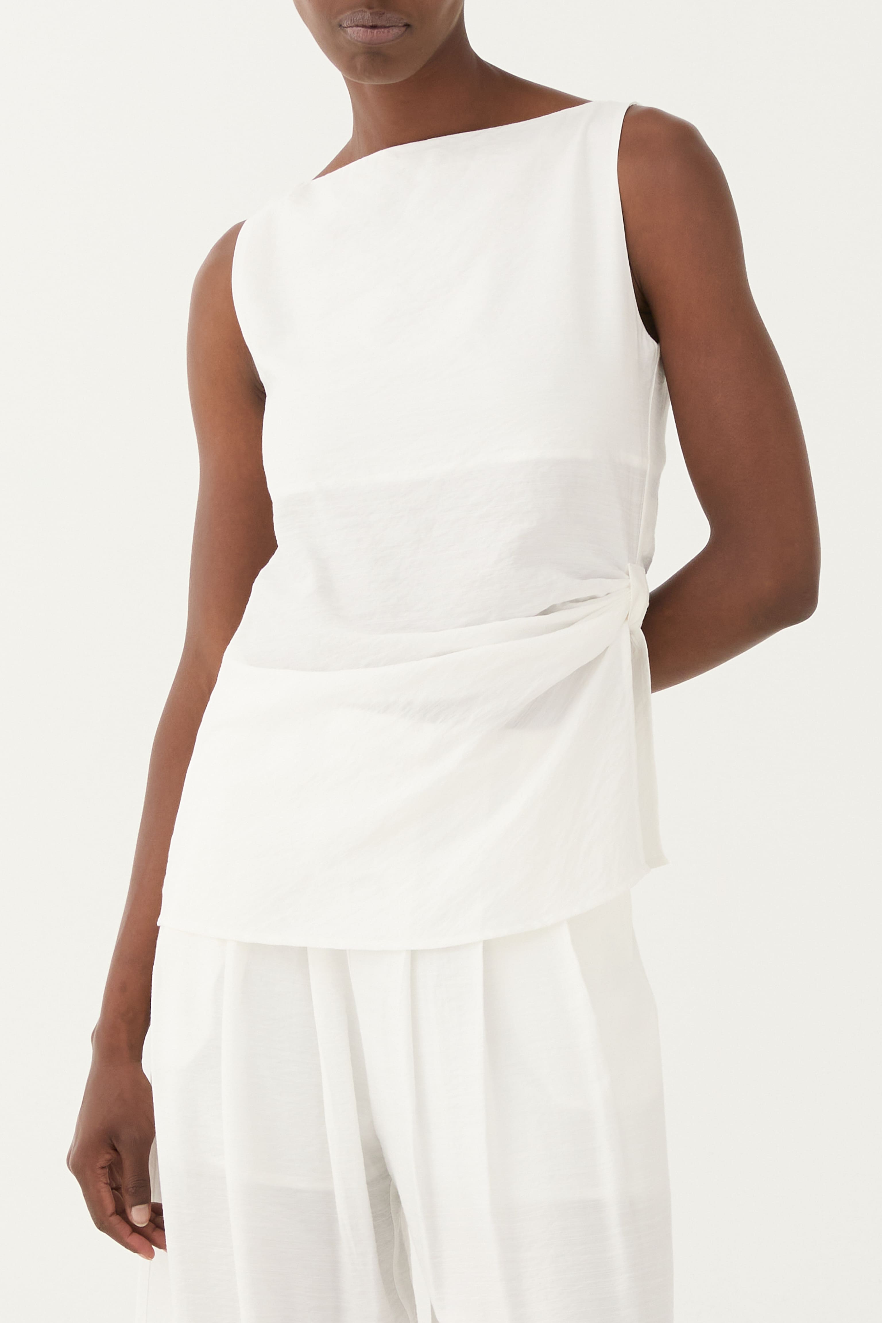 SS260053 TOP