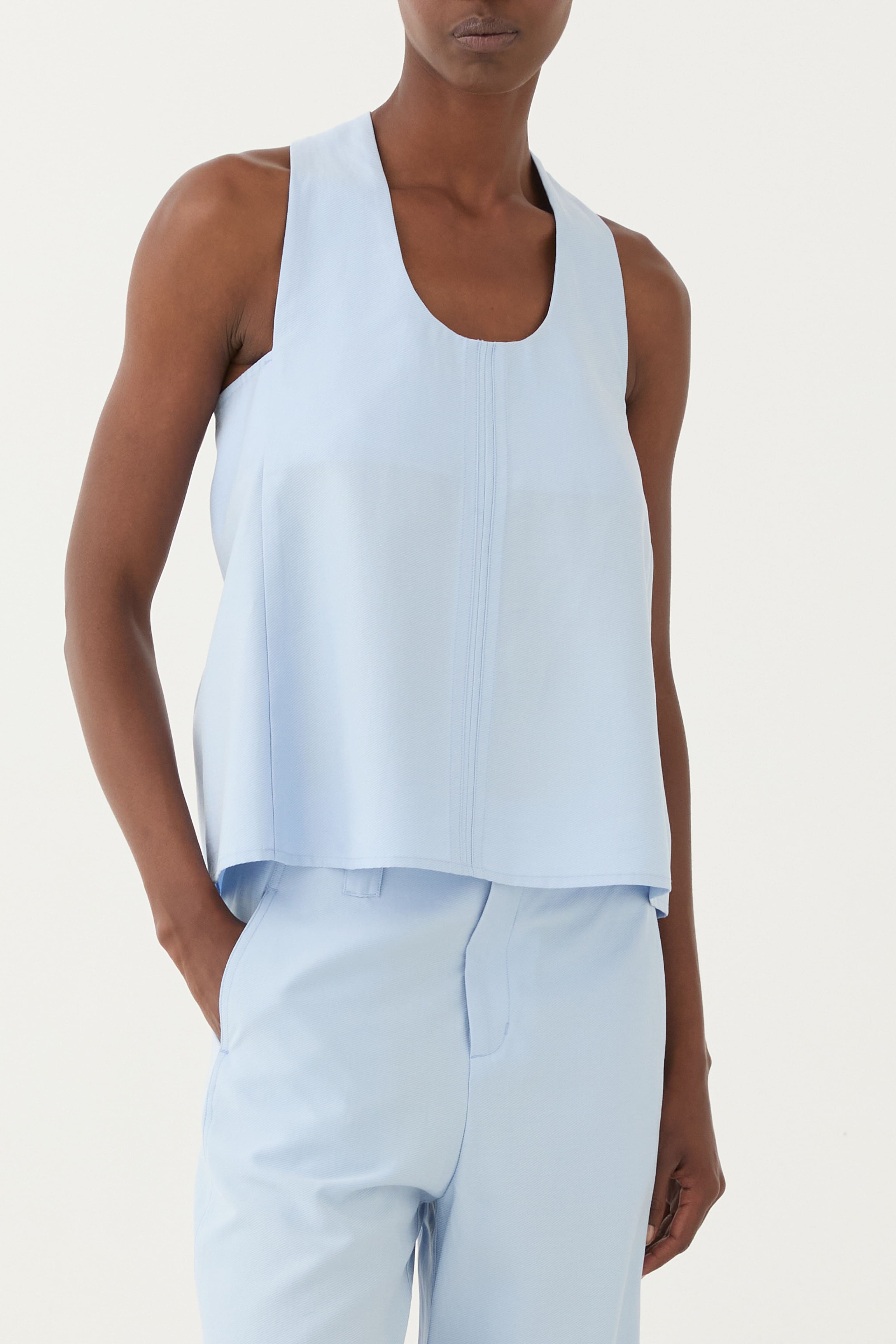 SS260103 TOP