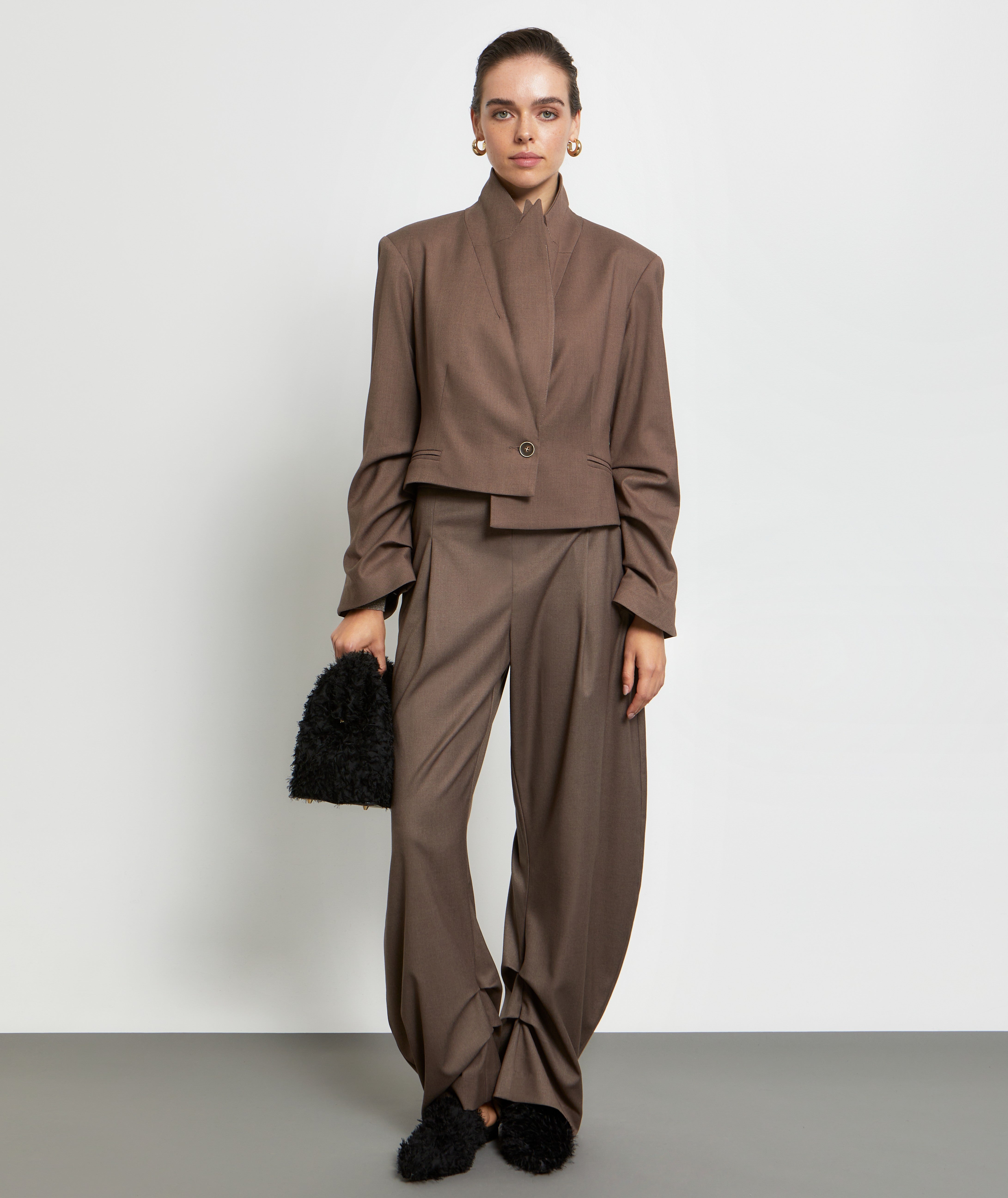 W26224  CROPPED BLAZER  WITH PLEATED SLEEVES